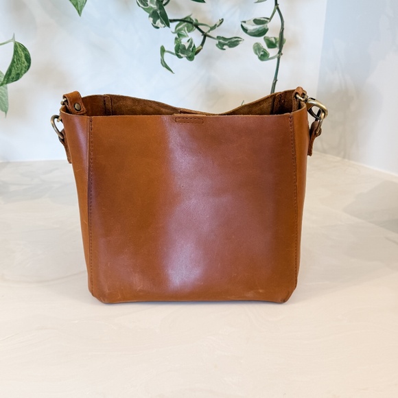 Portland Leather Butterfly Bucket Bag in Honey - Picture 7 of 8